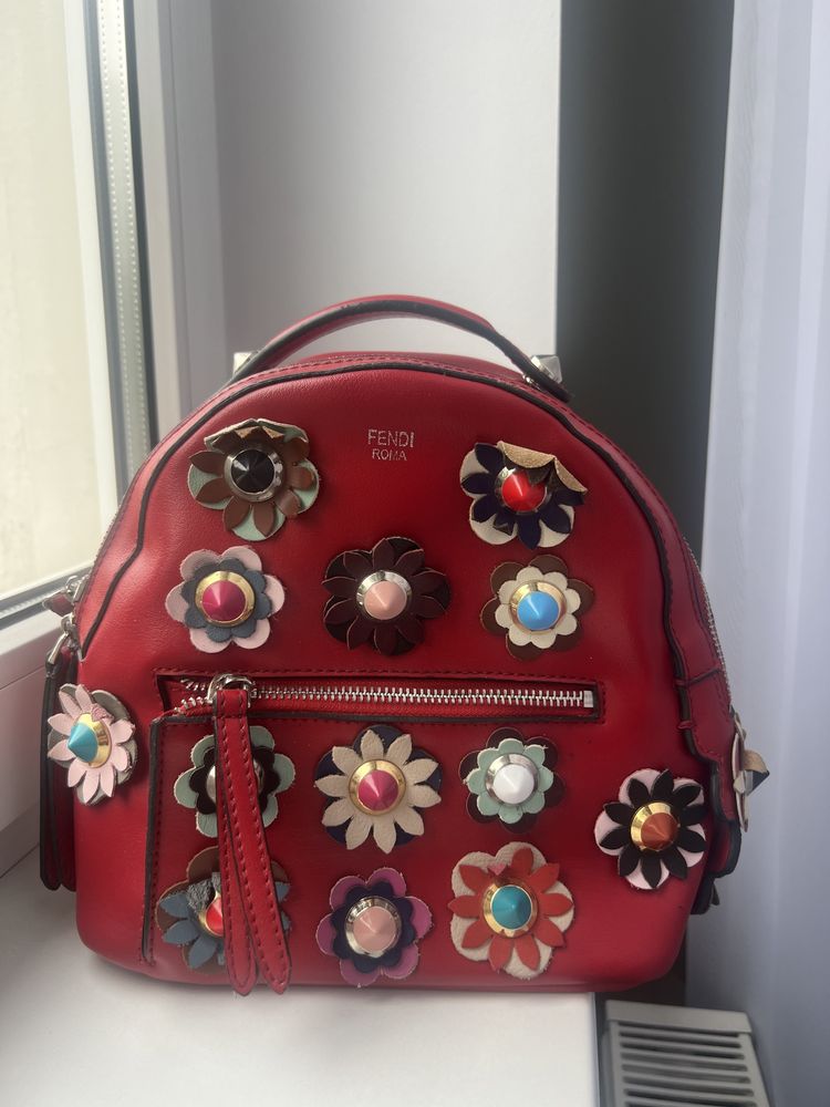 Ghiozdan dama , Fendi , 140 lei