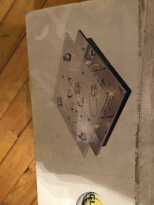 Продавам чисно нови лампи и плафон, осветително тяло glovo