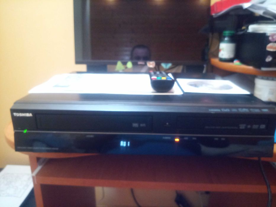 toshiba rd-xv50 (dvd recorder-hdd-videorecorder vhs)telecomanda