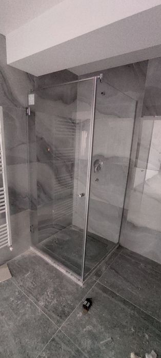 Usi din sticla glisante si batante, cabine de dus, paravane wolk-in