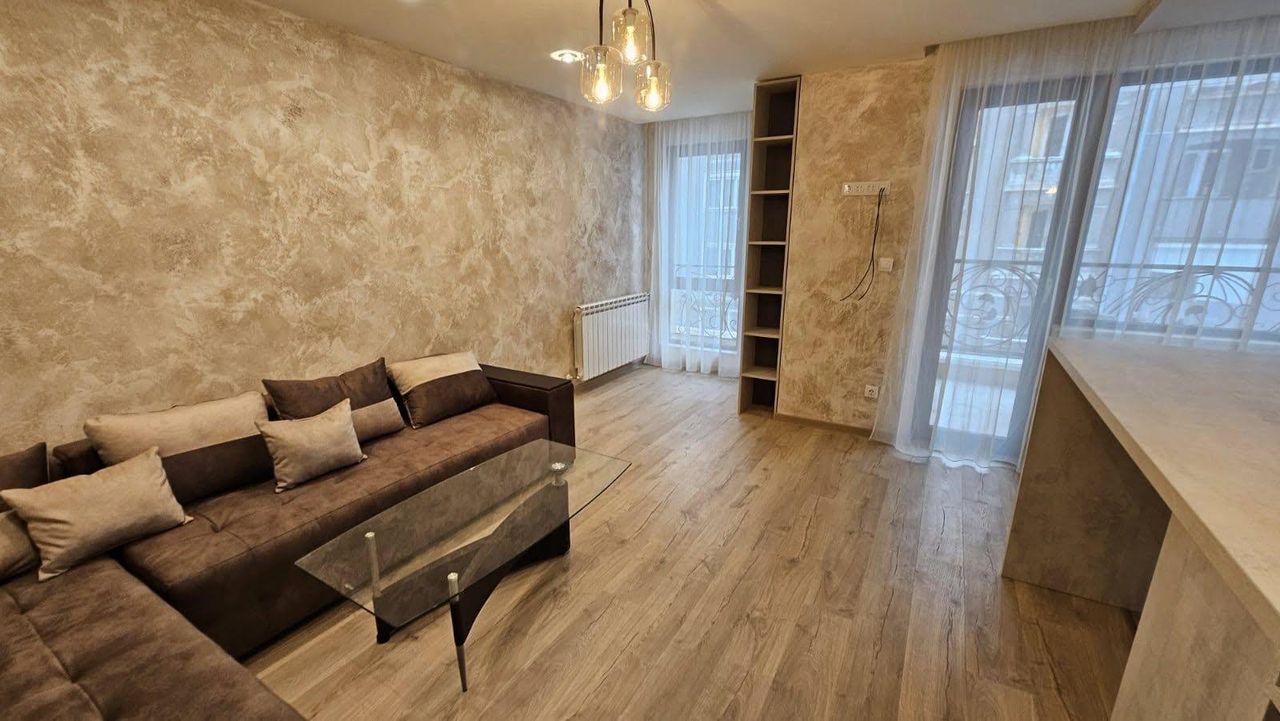 Дава се под наем Тристаен апартамент в София, Лагера - 100 кв.м за 800 € - Снимка #3