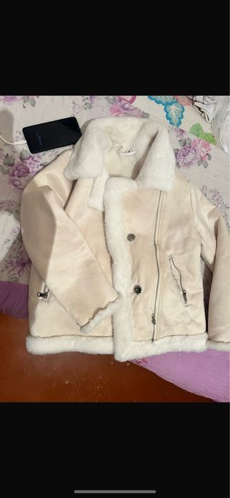 Продам белую дубленку осень весна можно на теплую зиму