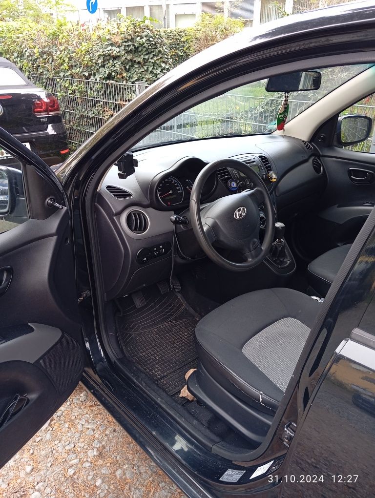 Лек автомобил Hyundai i10