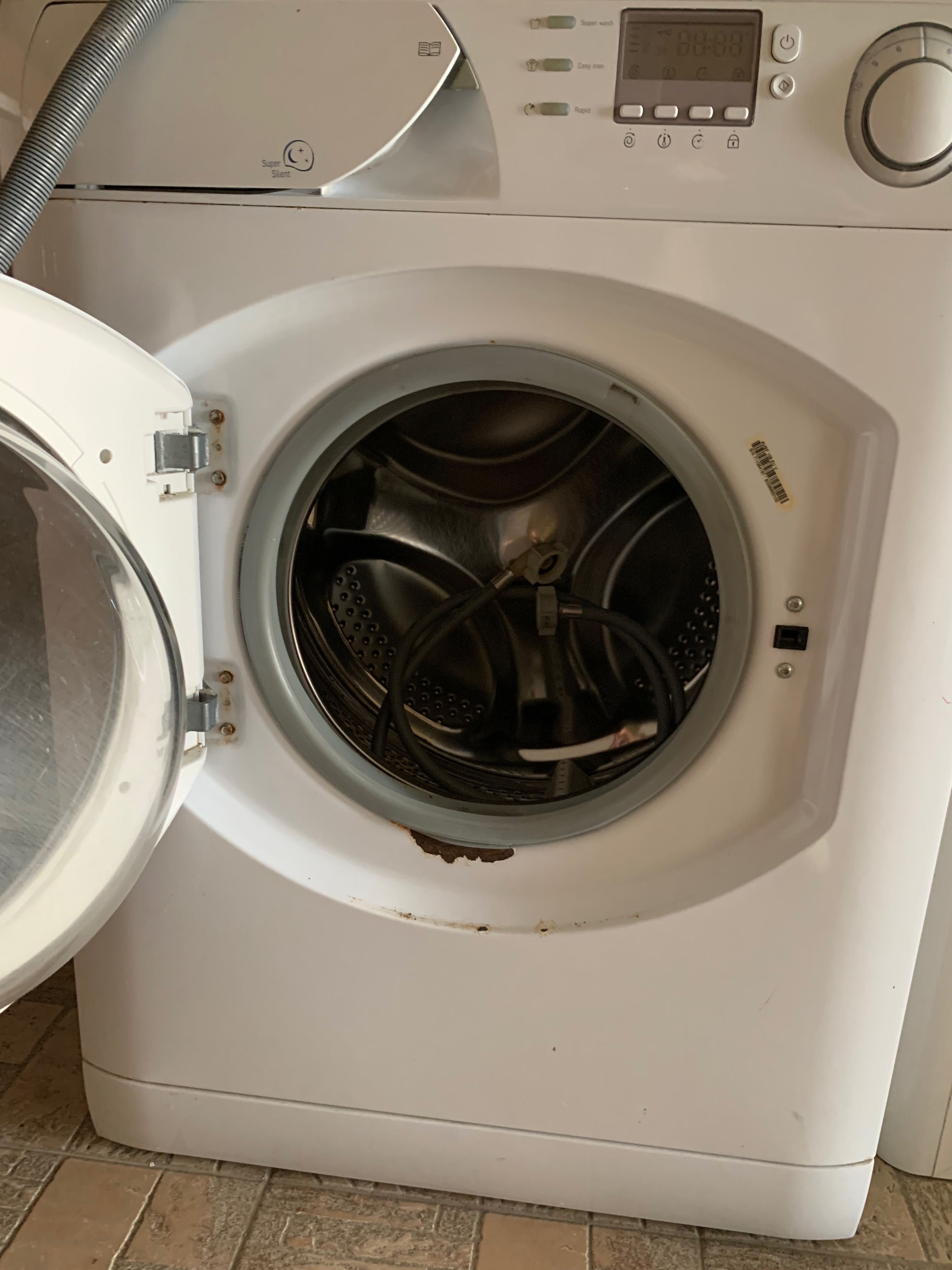 Продавам пералня Ariston Super Silen