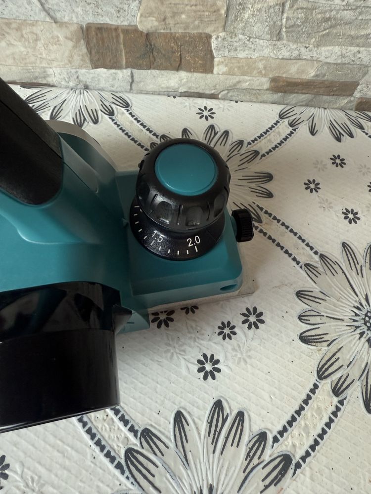 Ренде акумулаторно Makita DKP180Z SOLO /Li-ion, 18V, 14.000 мин-1/