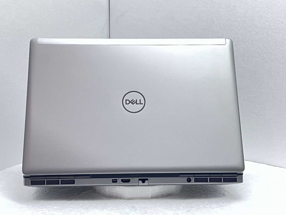 Реновиран лаптоп Dell Precision 7560 i9-11950H 32GB 1TB RTX A3000 6GB