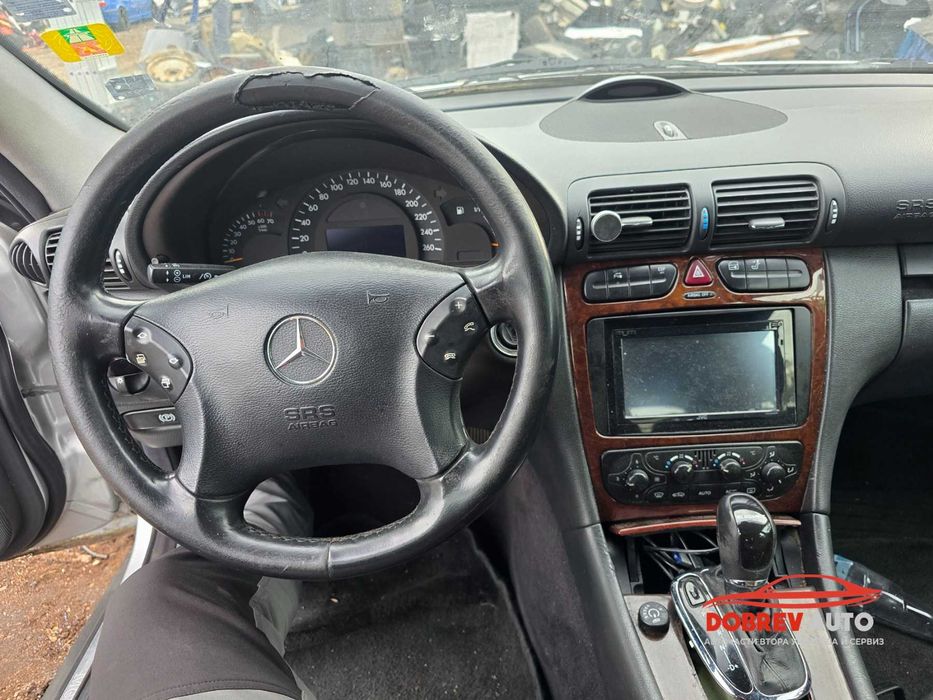 Mercedes / C200 бензин /  W203 / седан ***Само на части***