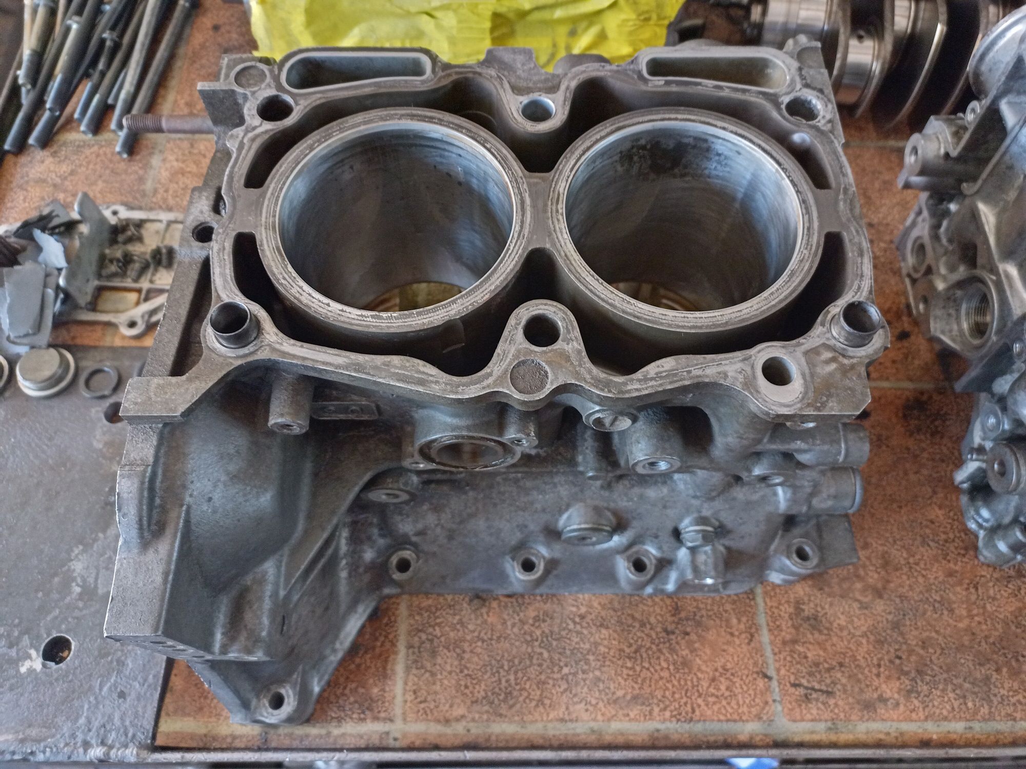 Продавам На Части цял двигател Wrx EJ205 2.0T от Subaru Impreza 225к.с