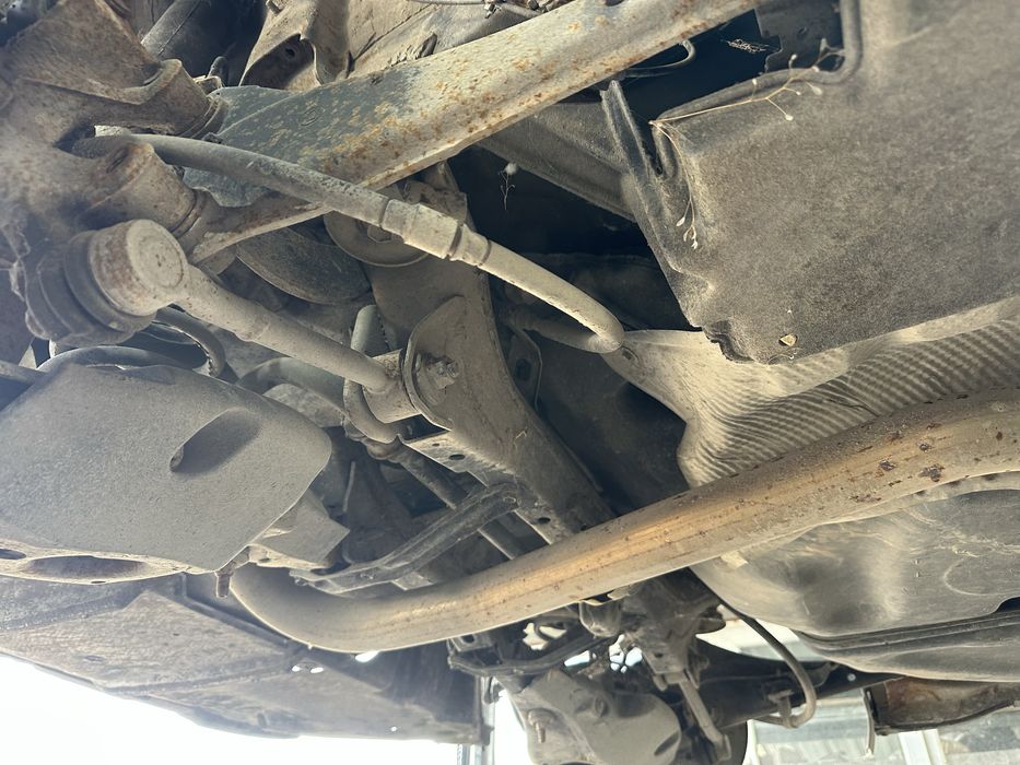 Заден мост за Тойота Авенсис Т27 комби!!!