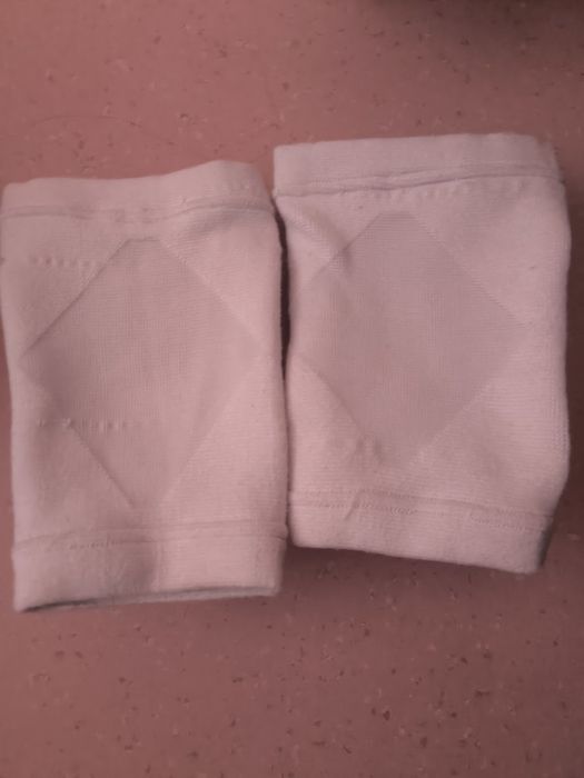 Наколенки на asics