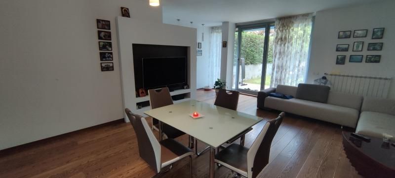 Дава се под наем Къща в София, Симеоново - 200 кв.м за 2350 € - Снимка #1