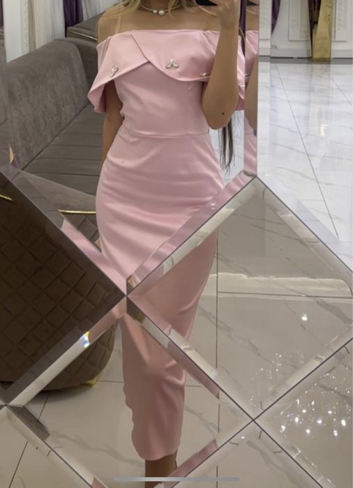 Красивое платье на вечер))