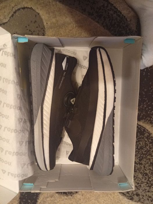 Vând adidași letton