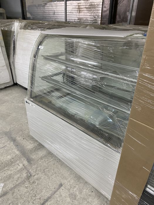 Vitrina frigorifica alba pentru prajituri