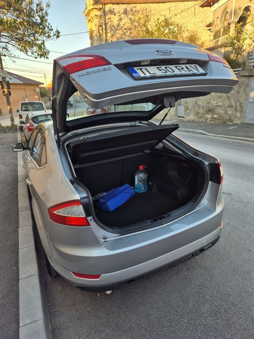 Vând Ford Mondeo MK4