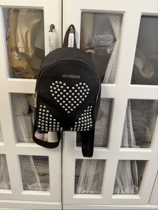 Chiara Ferragni ,Love Moschino,Nike