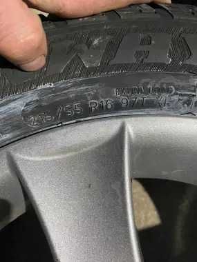 Rotii aliaj cu anvelopa de iarna 205/55/16