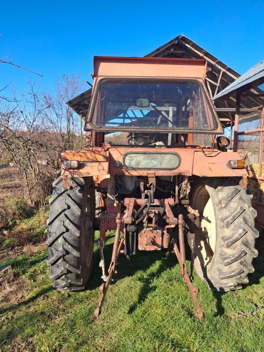 Tractor u650 cu plug și disc