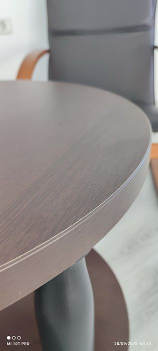 Vând fotolii pal si măsuță lemn masiv