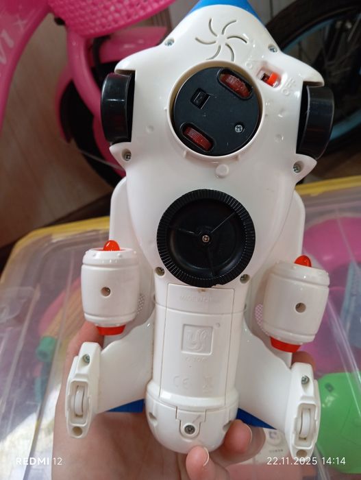 Продам самолёт игрушку