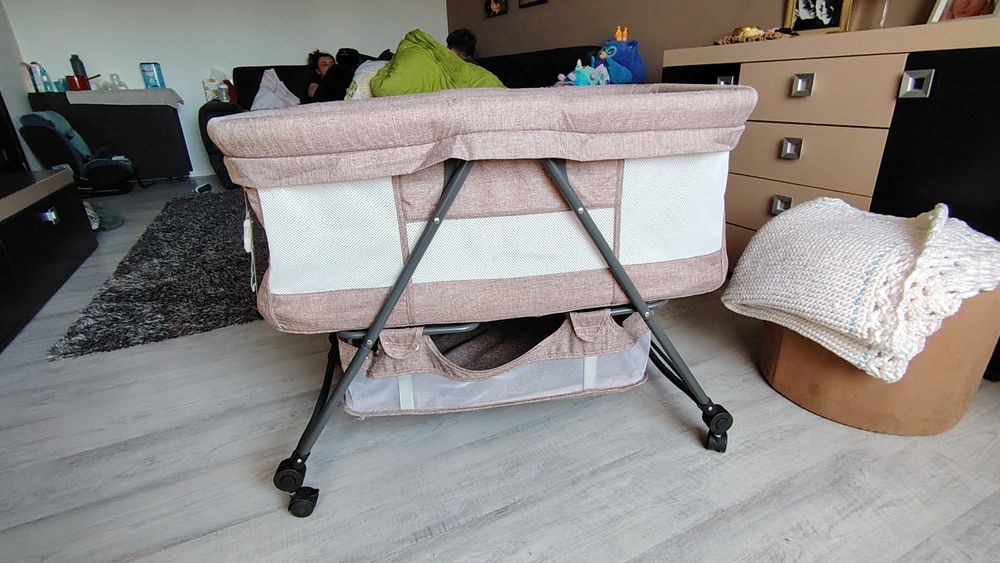 Vând pătuț folosit o singura dată