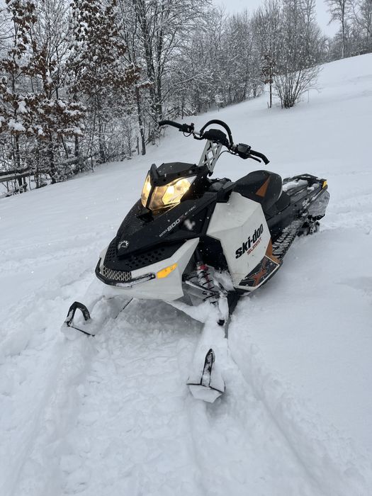 Vand snowmobil ski-doo summit 800
