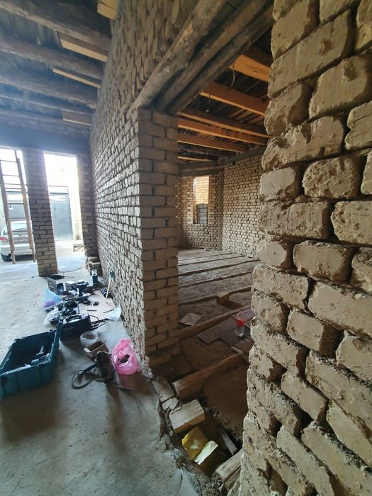 Учаска,коробка сотилади.