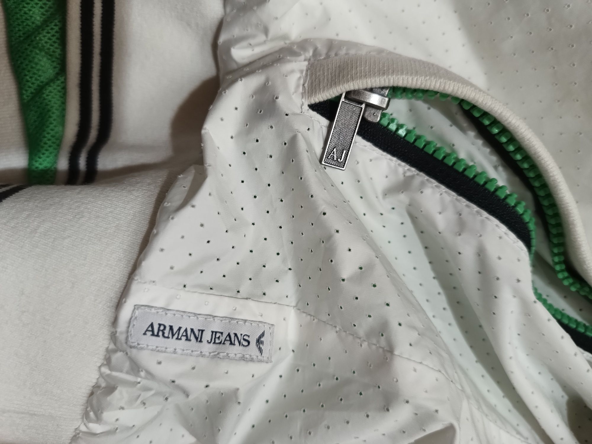 Geacă cu glugă Armani Jeans