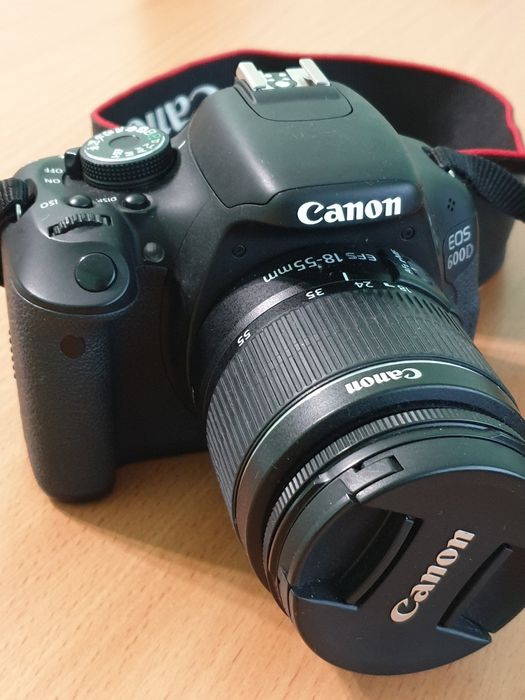Продам фотоаппарат Canon EOS 600D