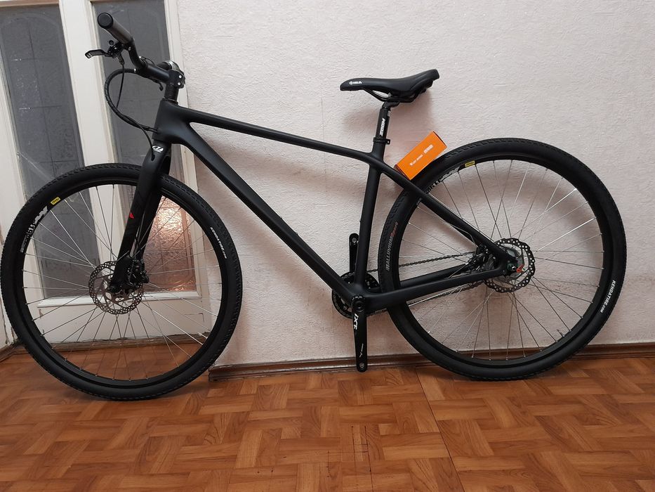 Карбоновый, с планетаркой Shimano 8 скорость