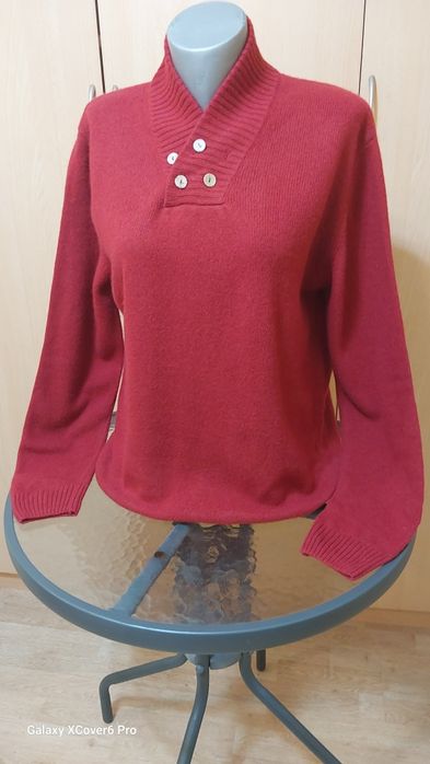 Мъжки пуловер Cashmere.30%кашмир, 20%коприна,  50% вълна. Размер М