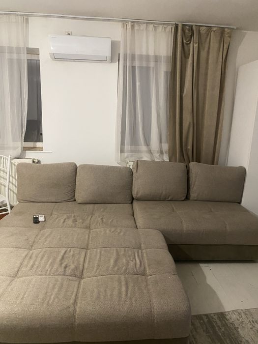 Vand coltar , foarte mare si confortabil