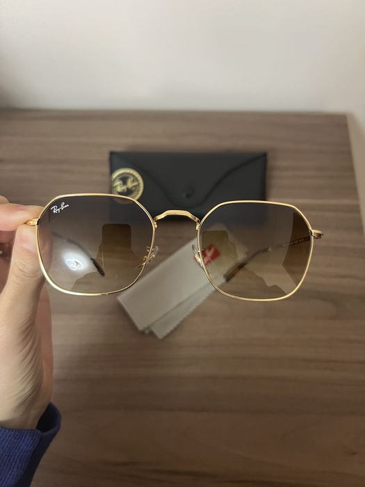 Чисто нови, оригинални очила на Ray Ban