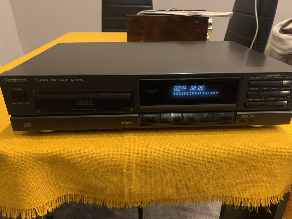 CD Technics model SL-PG100