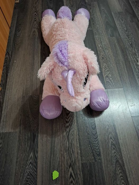 Unicorn mare de pluș