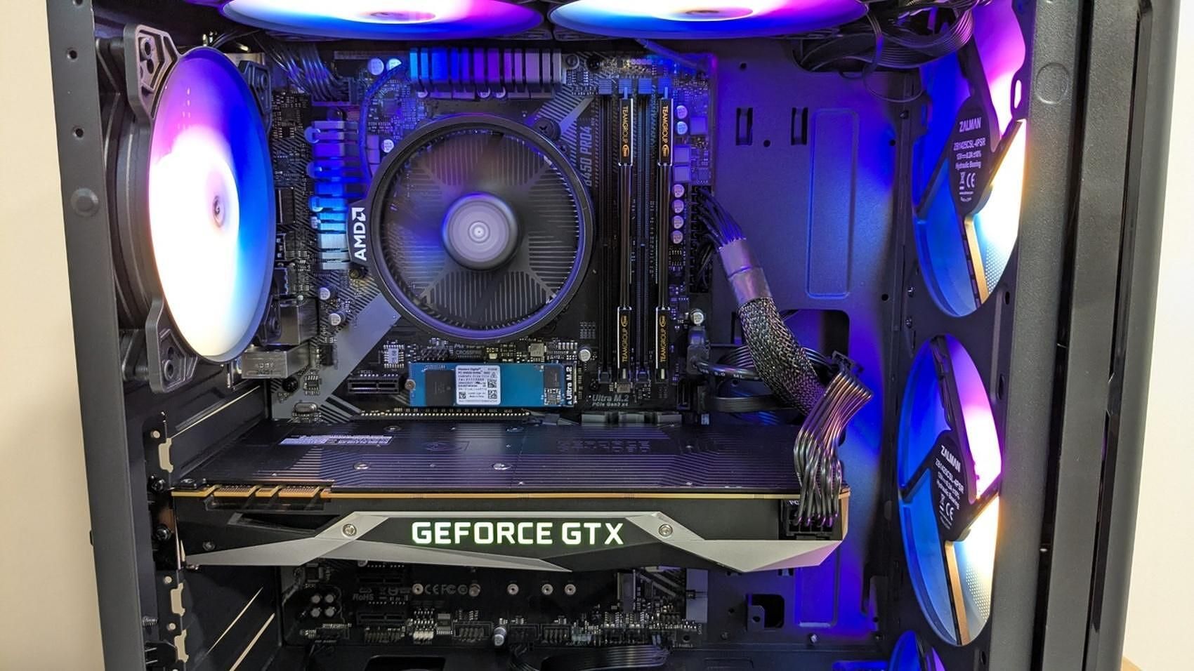 НОВ геймърски Ryzen 5 3600 16GB 512 SSD GTX 1080 8GB реновирана 2 год
