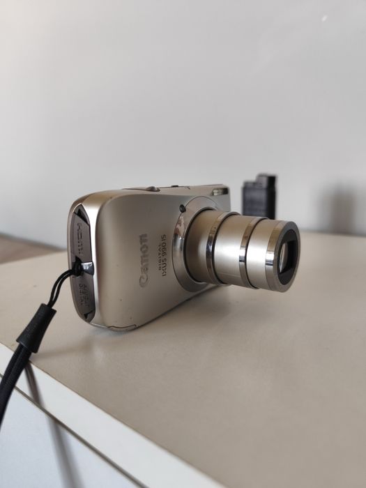 Дигитален фотоапарат Canon Ixus 990 IS