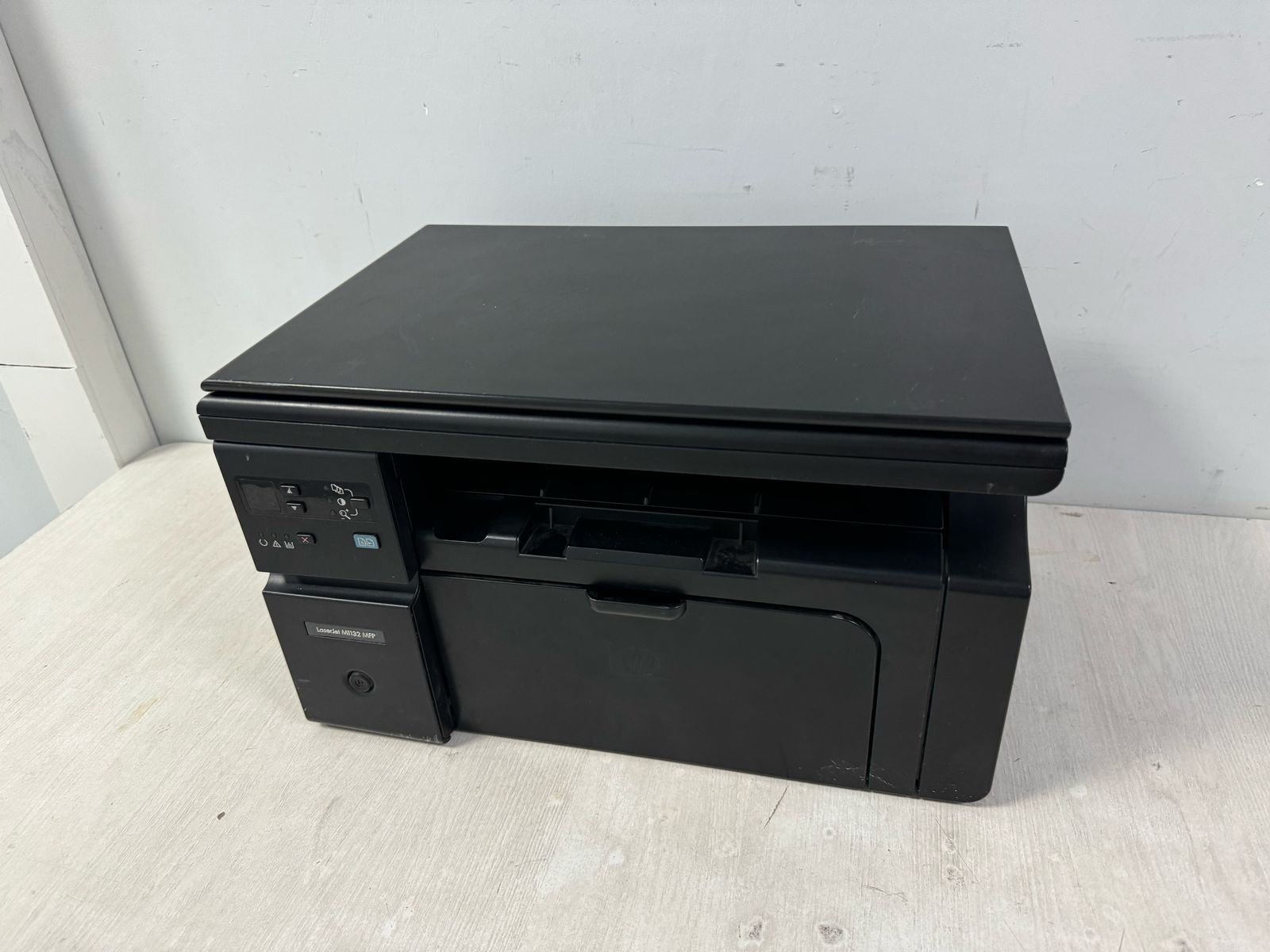 Лазерный принтер 3в1 HP Laserjet M1132 MFP в хорошем состоянии.