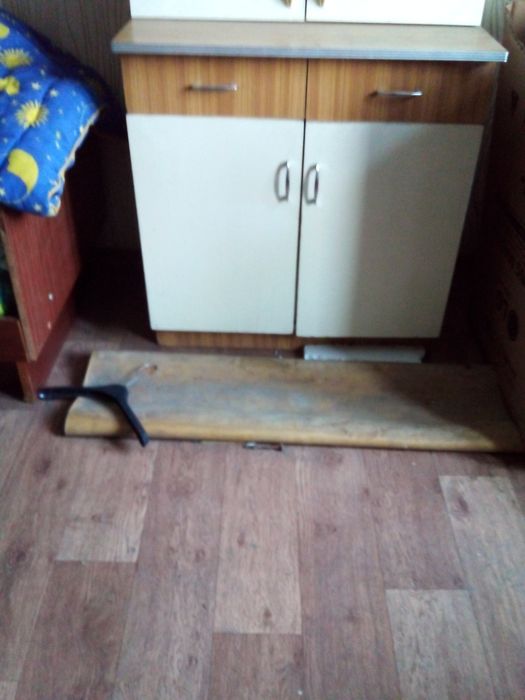 Продам б/у мебель.