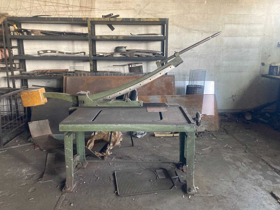 Ръчна Гилотина за рязане Baykal.  Настолен циркуляр немски.