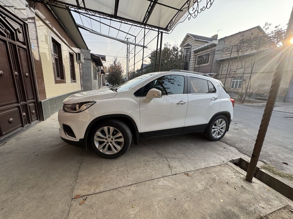 Tracker 1 sotiladi premier