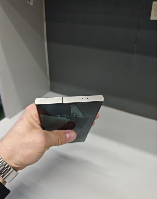 Samsung S24 Ultra 256GB с коробкой
