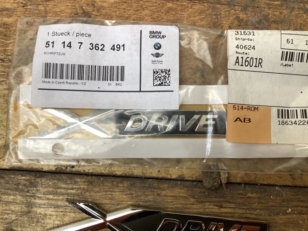 Emblema sigla BMW Xdrive  X Drive BMW X5 X6 X4 X3 X1 seria 3 4 5