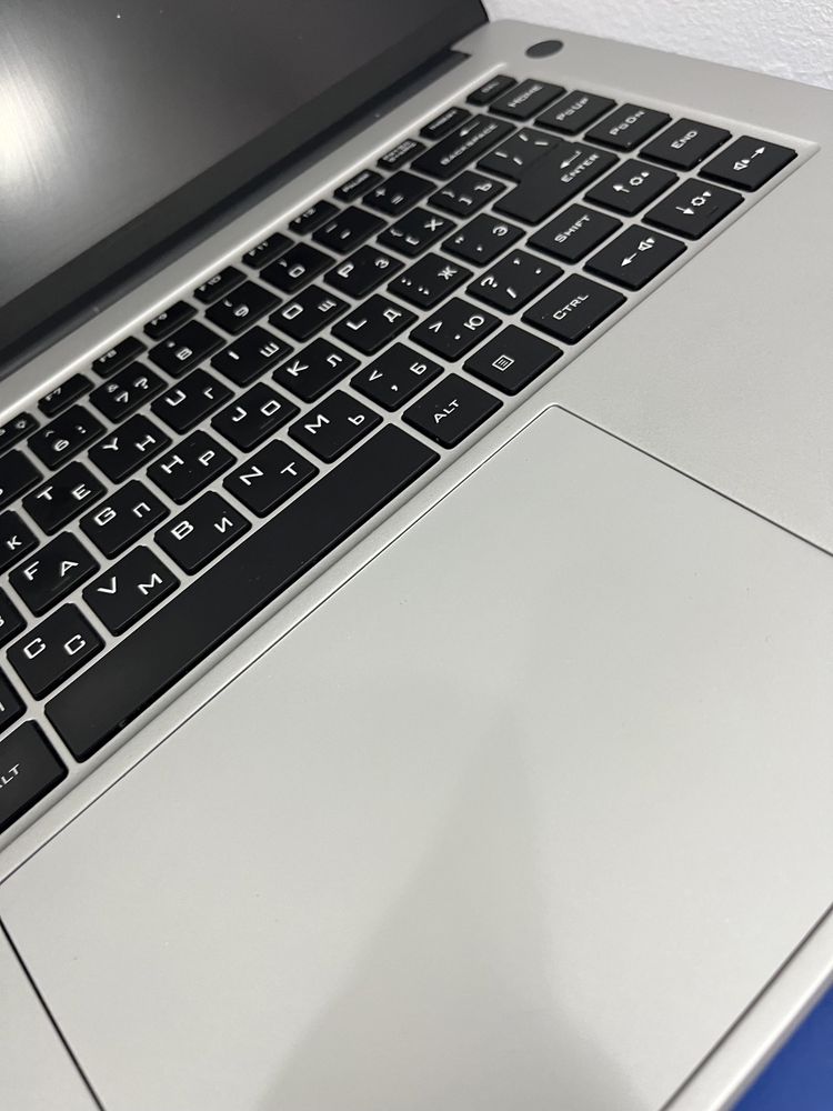 Продатся Thunderbook Core I7