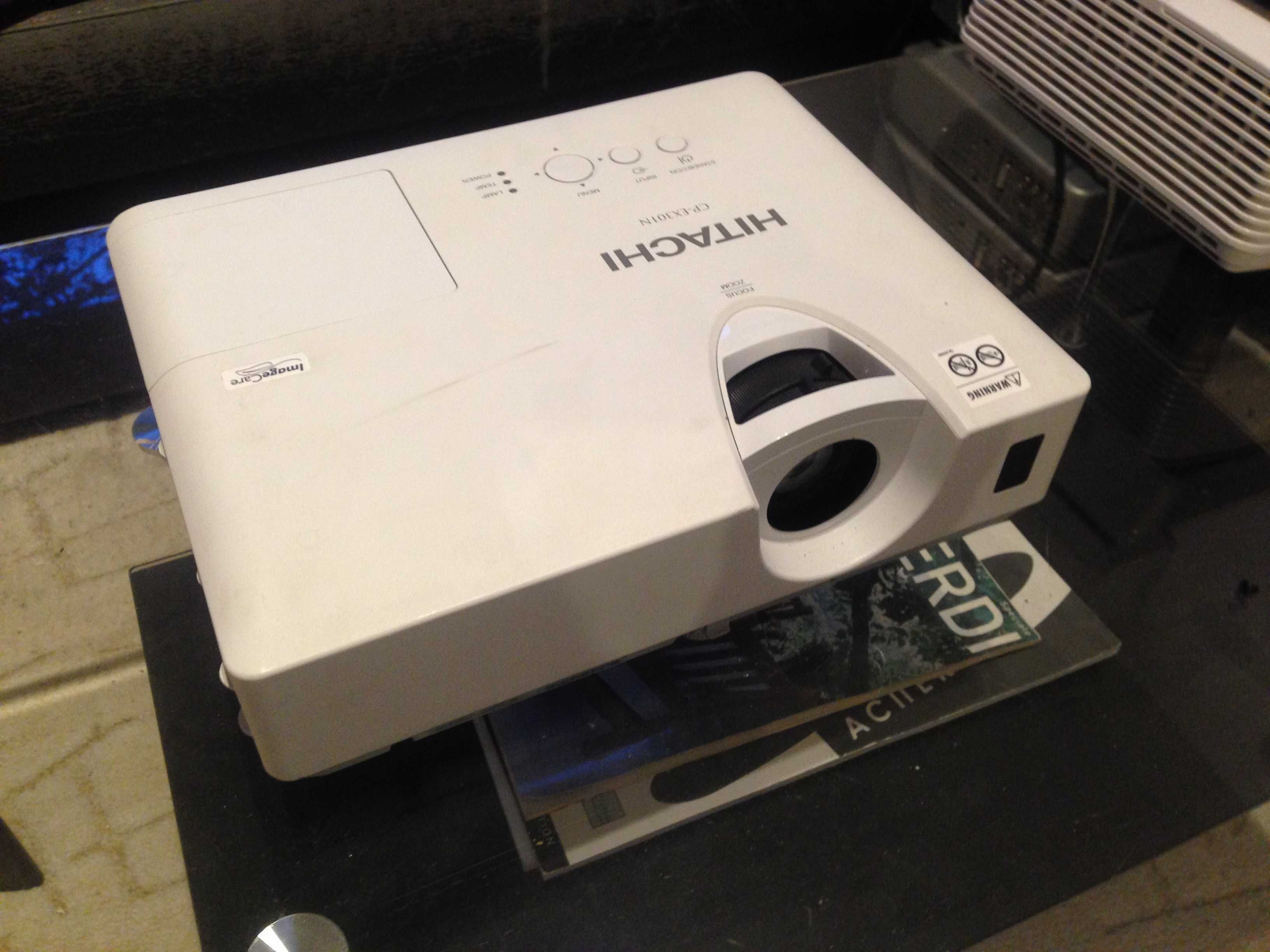 HDMI Проектор HITACHI CP-EX250 / мултимедия / домашно кино / прожектор