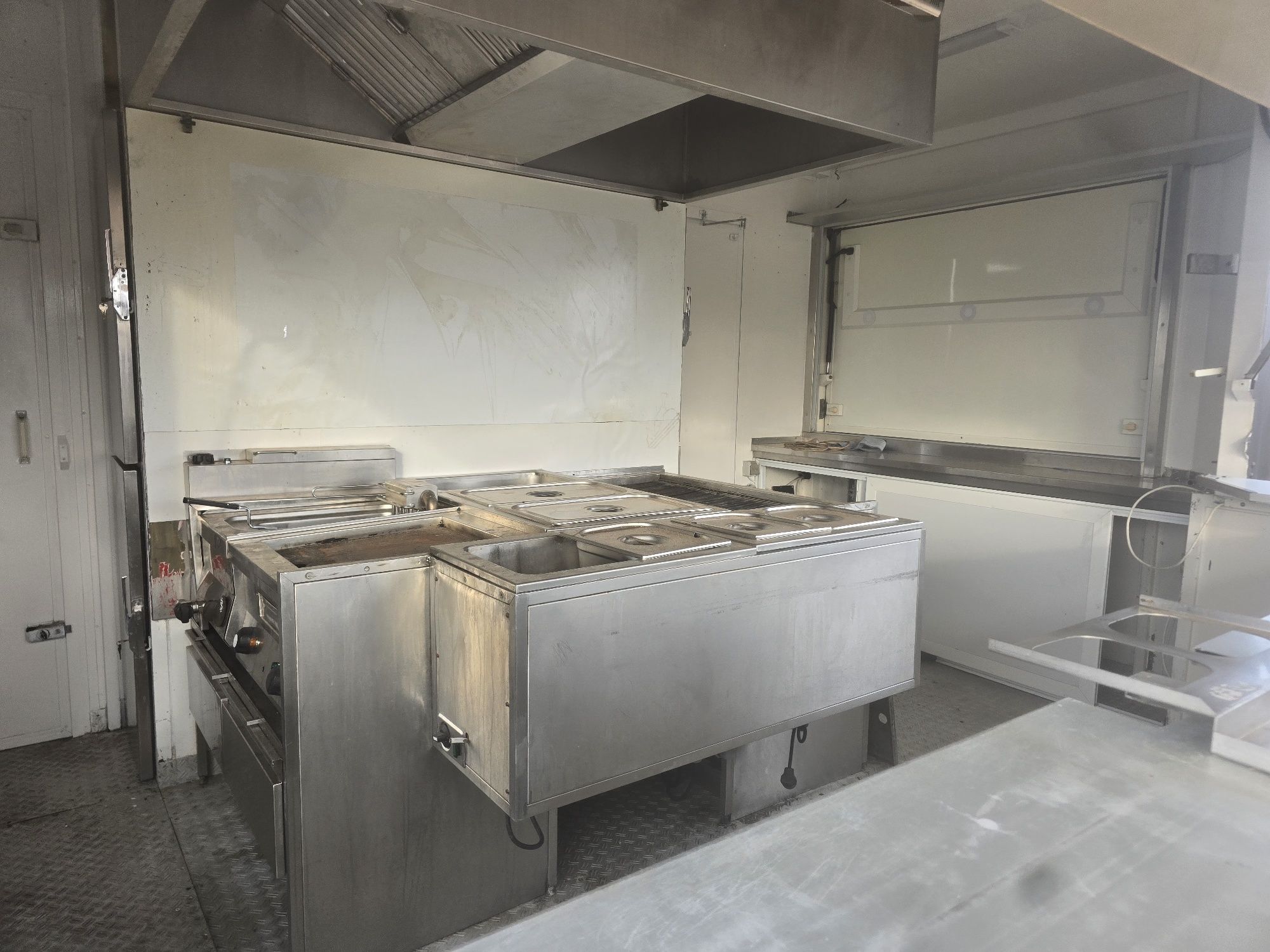 Container fast food Roka.schimb