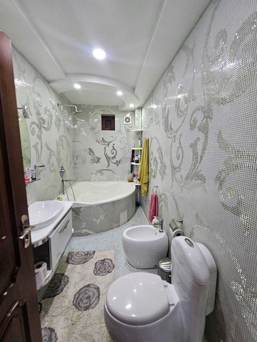 2,5 sotixli tayyor hovli, Barcha jihozlari bilan birga sotiladi.