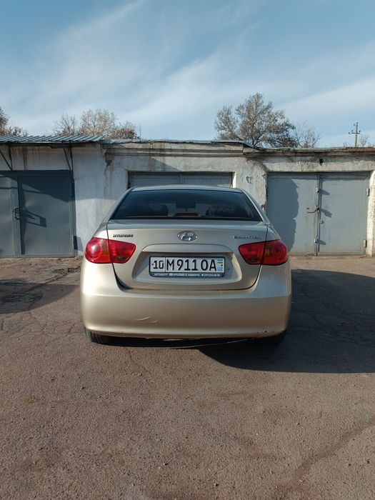 Hyundai Elentra sotiladi