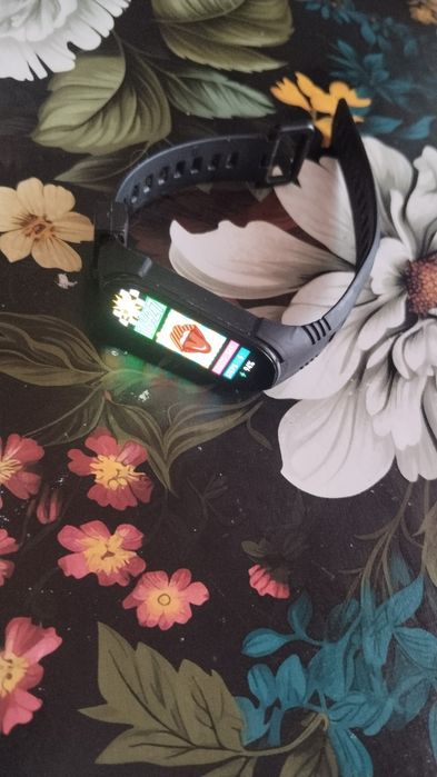 Продам фитнес браслет