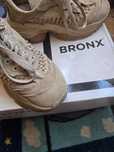 Сникърси Bronx и още един чифт